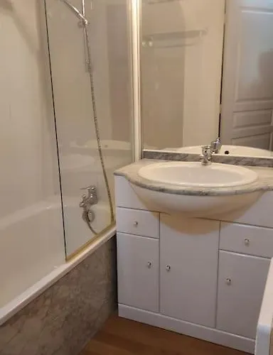 4 Personnes Piscine Salle De Sport Wifi Appartement *